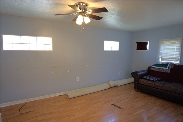 233 Allen Avenue, Donora, PA 15033