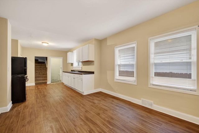 2446 N 49th STREET, Milwaukee, WI 53210