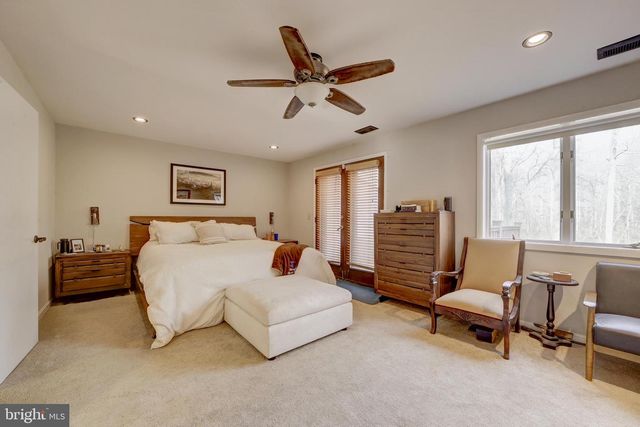 10600 HUNTER STATION RD, Vienna, VA 22181