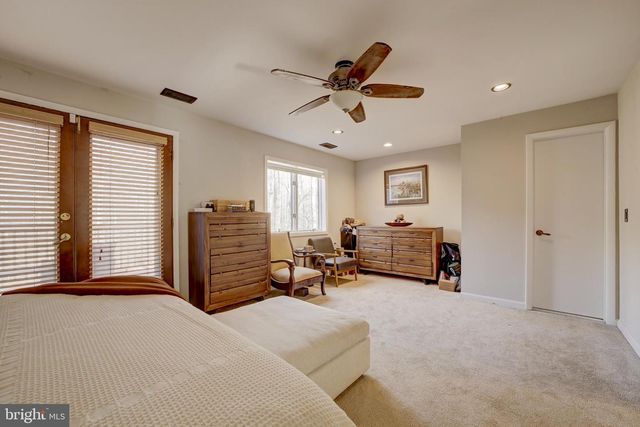 10600 HUNTER STATION RD, Vienna, VA 22181