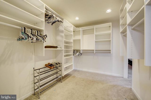 10600 HUNTER STATION RD, Vienna, VA 22181