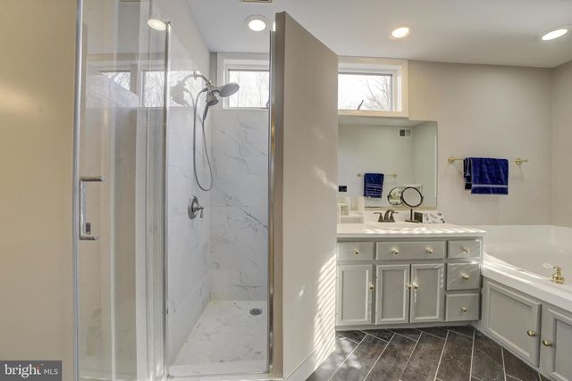 10600 HUNTER STATION RD, Vienna, VA 22181