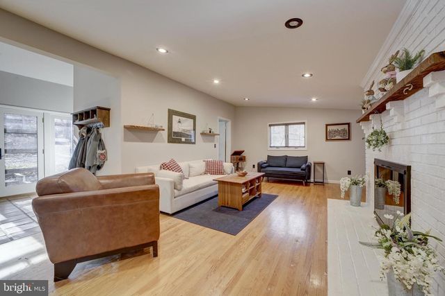 10600 HUNTER STATION RD, Vienna, VA 22181