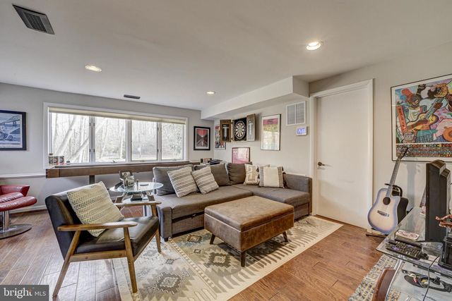 10600 HUNTER STATION RD, Vienna, VA 22181