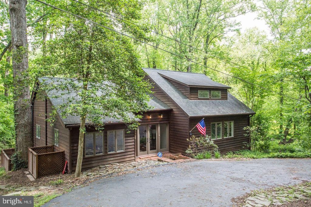 10600 HUNTER STATION RD, Vienna, VA 22181