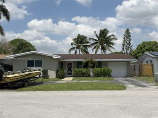 1130 NW 83rd Way, Pembroke Pines, FL 33024