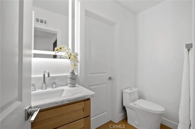 15550 Otsego Street, Encino, CA 91436