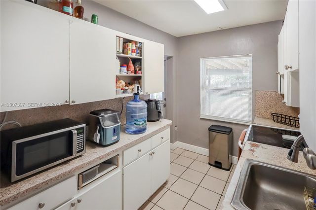 571 E 60th St, Hialeah, FL 33013