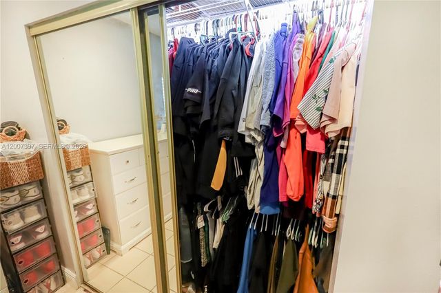 571 E 60th St, Hialeah, FL 33013