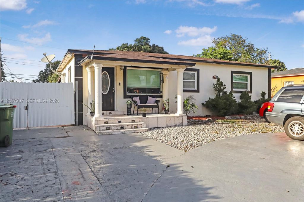 571 E 60th St, Hialeah, FL 33013