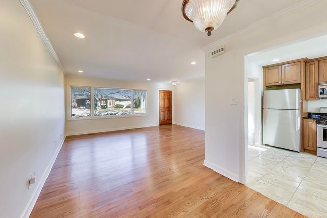 1000 Dell Road, Northbrook, IL 60062