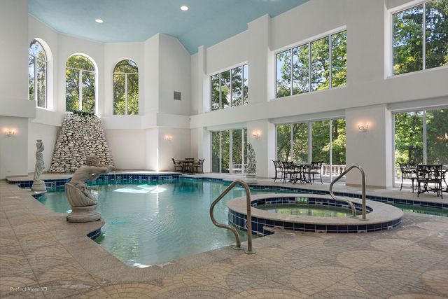 94 Hawthorne Road, Barrington Hills, IL 60010