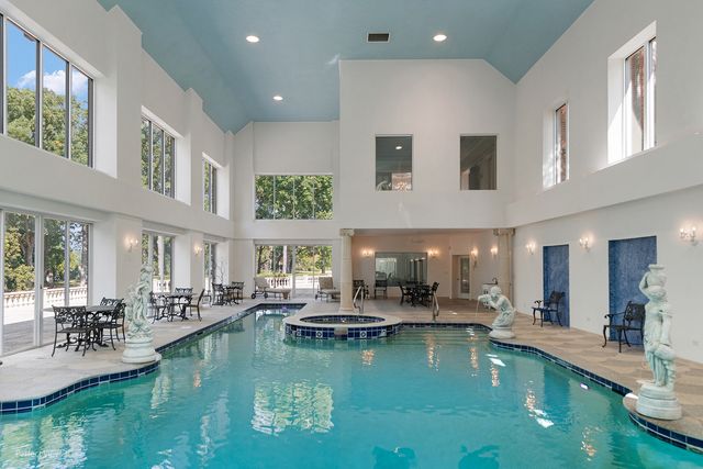 94 Hawthorne Road, Barrington Hills, IL 60010