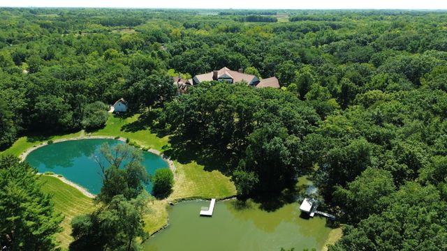 94 Hawthorne Road, Barrington Hills, IL 60010