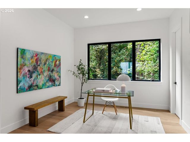 3215 Sw SHERWOOD Pl, Portland, OR 97201