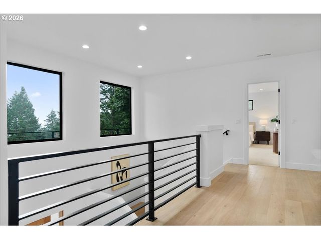 3215 Sw SHERWOOD Pl, Portland, OR 97201