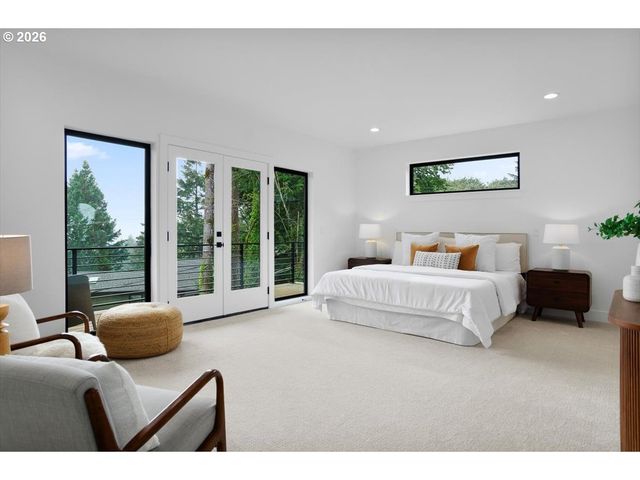 3215 Sw SHERWOOD Pl, Portland, OR 97201
