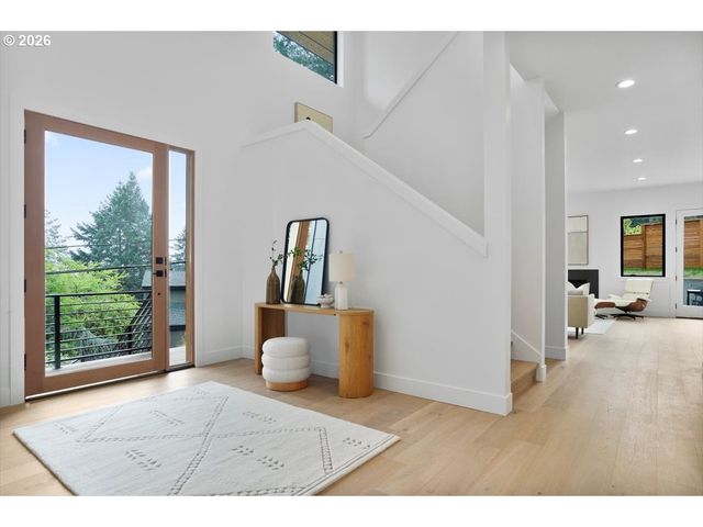3215 Sw SHERWOOD Pl, Portland, OR 97201