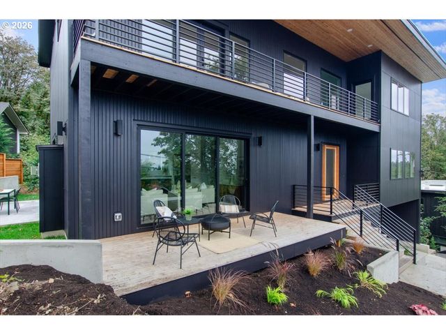 3215 Sw SHERWOOD Pl, Portland, OR 97201
