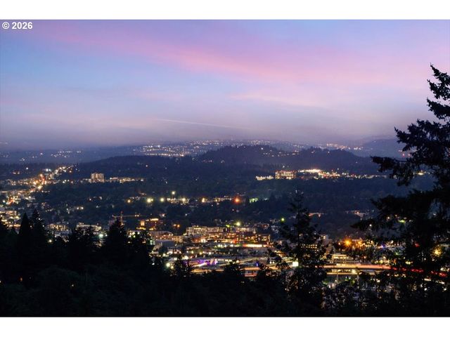3215 Sw SHERWOOD Pl, Portland, OR 97201