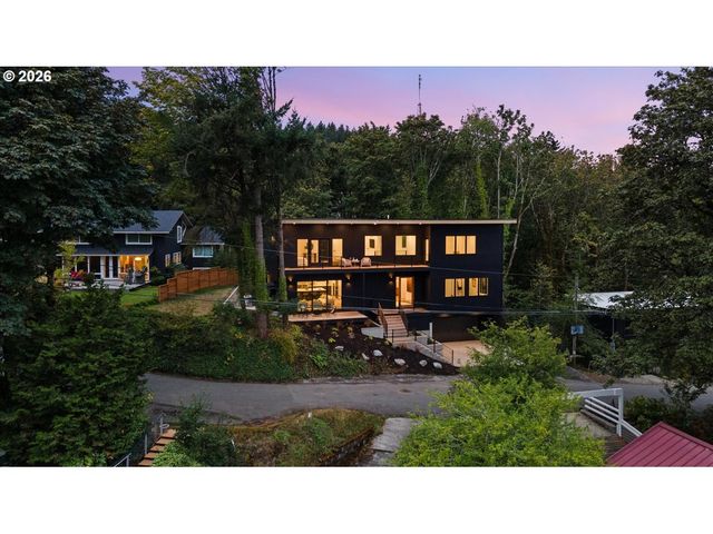 3215 Sw SHERWOOD Pl, Portland, OR 97201