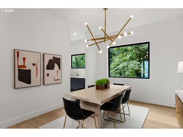 3215 Sw SHERWOOD Pl, Portland, OR 97201