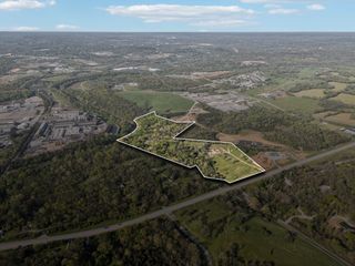 1009 Santa Fe Pike, Columbia, TN 38401
