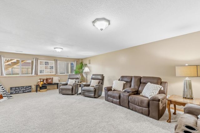 8211 W 34th St N, Wichita, KS 67205