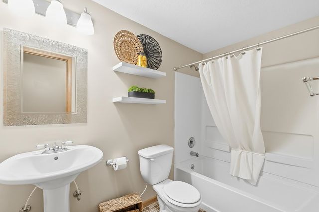 8211 W 34th St N, Wichita, KS 67205