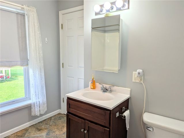 220 Overholt Dr, East Huntingdon, PA 15683