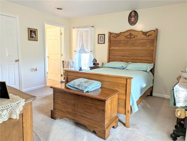 220 Overholt Dr, East Huntingdon, PA 15683