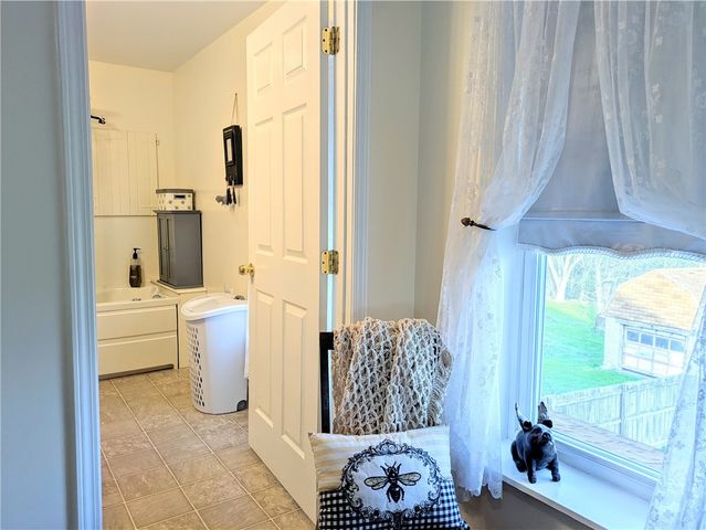 220 Overholt Dr, East Huntingdon, PA 15683
