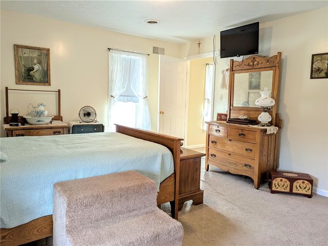 220 Overholt Dr, East Huntingdon, PA 15683