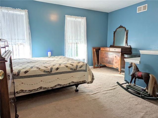 220 Overholt Dr, East Huntingdon, PA 15683