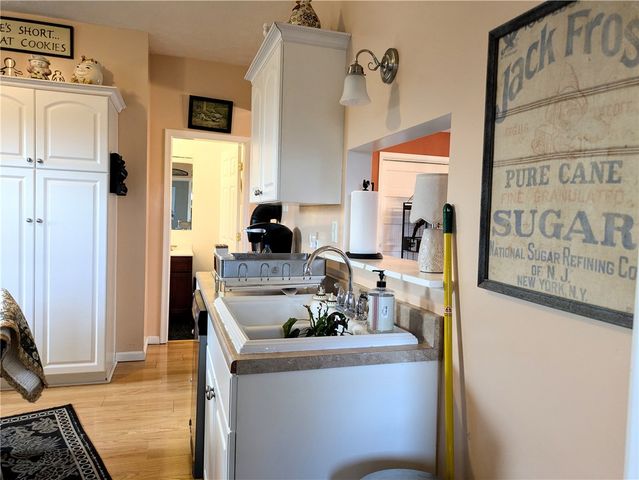 220 Overholt Dr, East Huntingdon, PA 15683