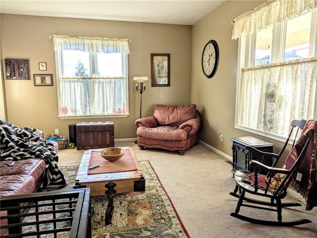 220 Overholt Dr, East Huntingdon, PA 15683