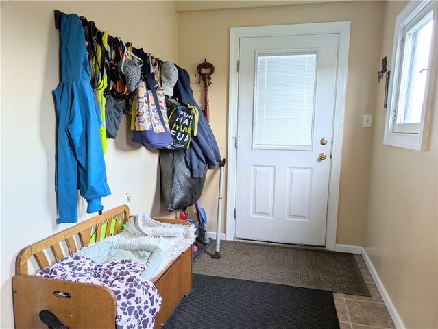 220 Overholt Dr, East Huntingdon, PA 15683