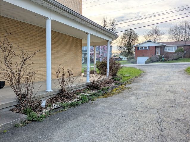 220 Overholt Dr, East Huntingdon, PA 15683