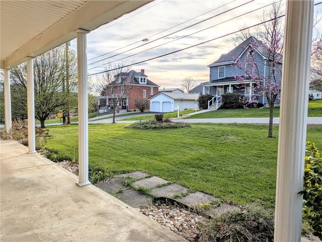 220 Overholt Dr, East Huntingdon, PA 15683