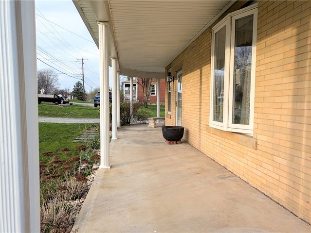 220 Overholt Dr, East Huntingdon, PA 15683