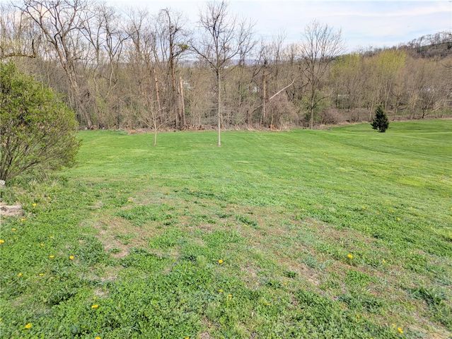 220 Overholt Dr, East Huntingdon, PA 15683