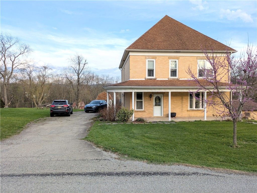 220 Overholt Dr, East Huntingdon, PA 15683