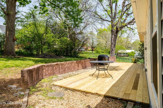 1309 Everett Ave, Maryville, TN 37804