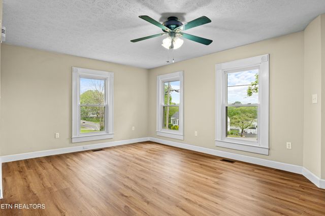 1309 Everett Ave, Maryville, TN 37804
