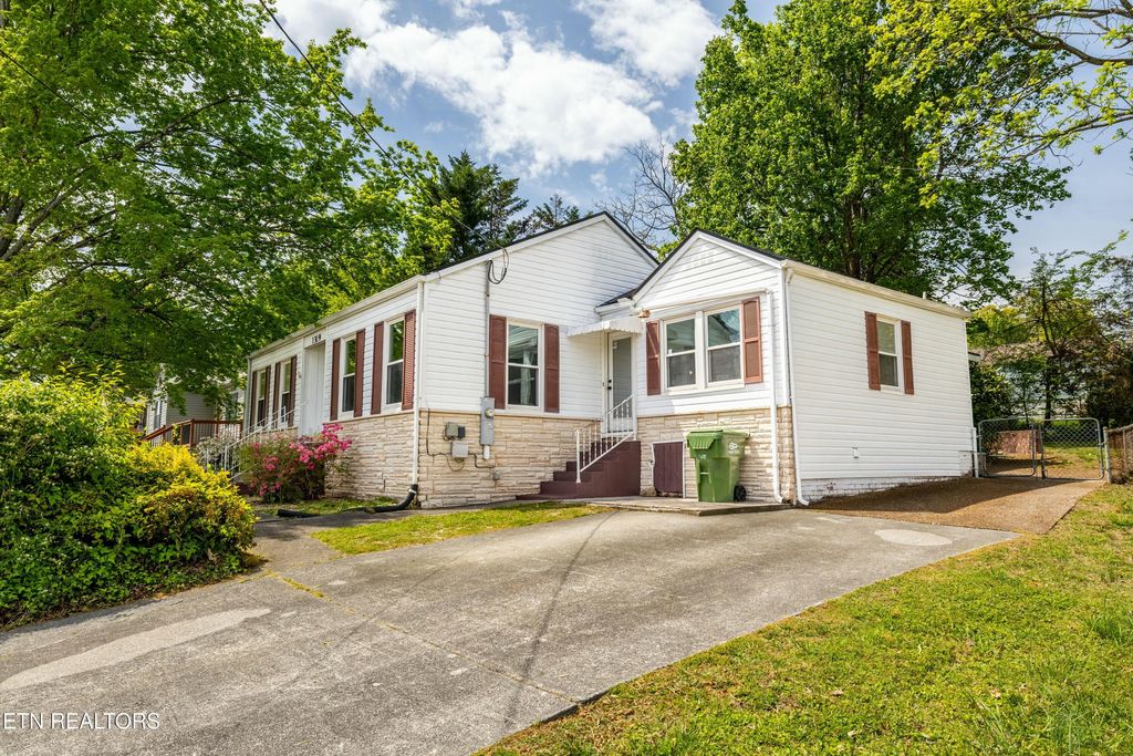 1309 Everett Ave, Maryville, TN 37804