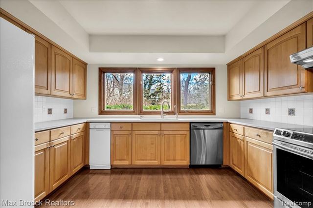 26311 W 14 Mile Road, Franklin, MI 48025