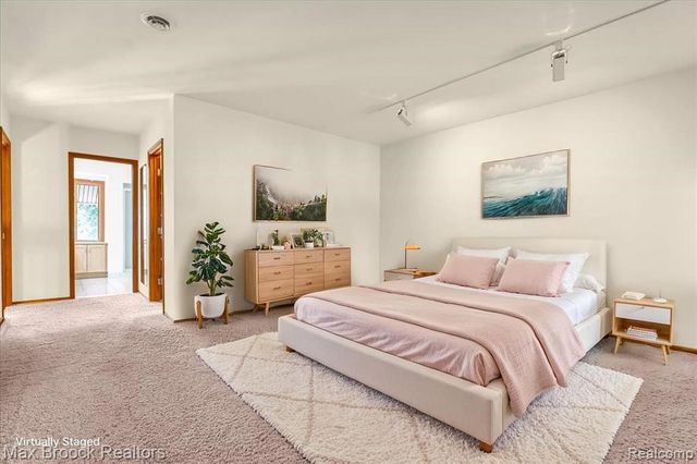 26311 W 14 Mile Road, Franklin, MI 48025