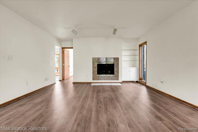 26311 W 14 Mile Road, Franklin, MI 48025