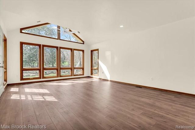 26311 W 14 Mile Road, Franklin, MI 48025