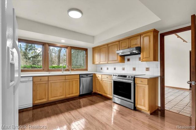 26311 W 14 Mile Road, Franklin, MI 48025